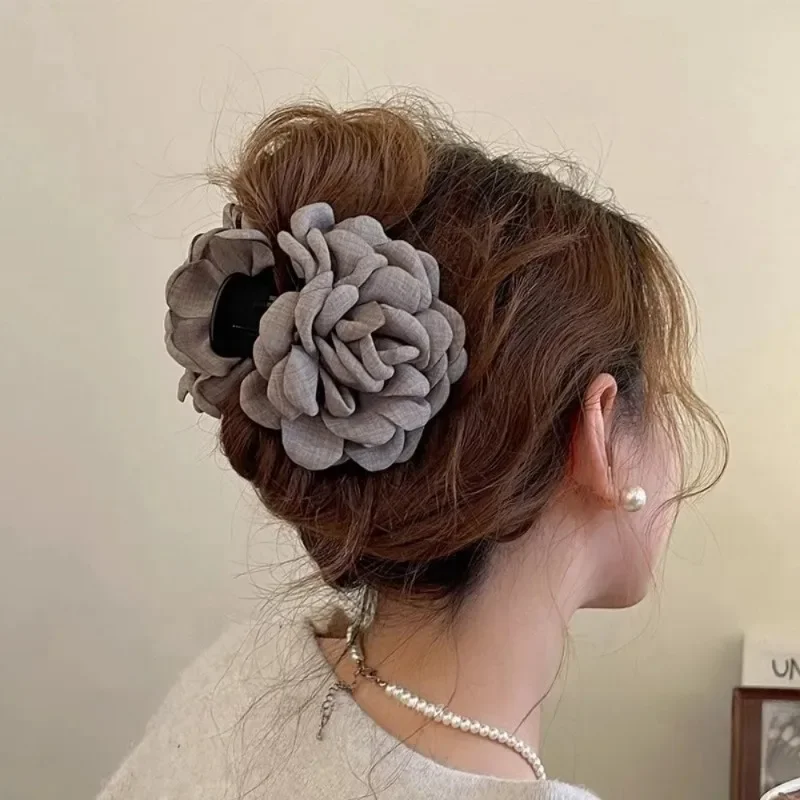 Travel Accessories For Girls - Klip Cakar Rambut Bunga Mawar Kain